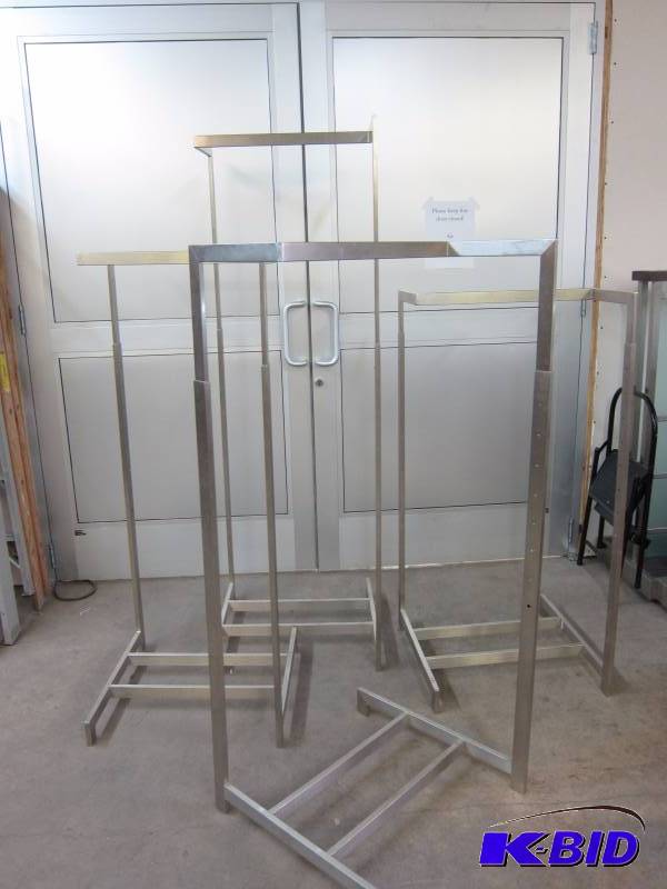 lot 29 image: Unique Adjustable Racks