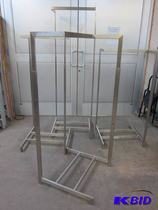 lot 30 image: Unique Adjustable Racks