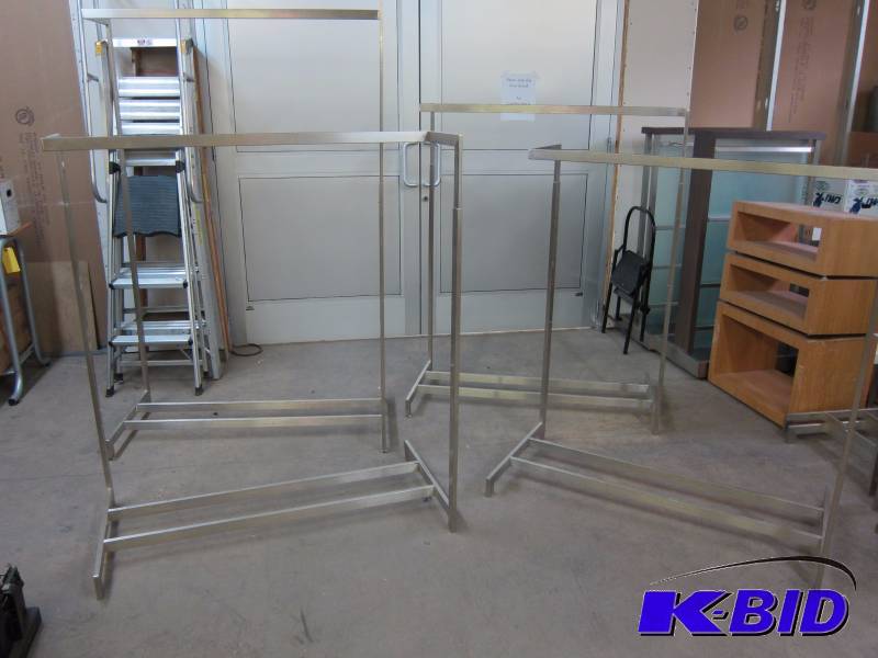 lot 31 image: Unique Adjustable Racks