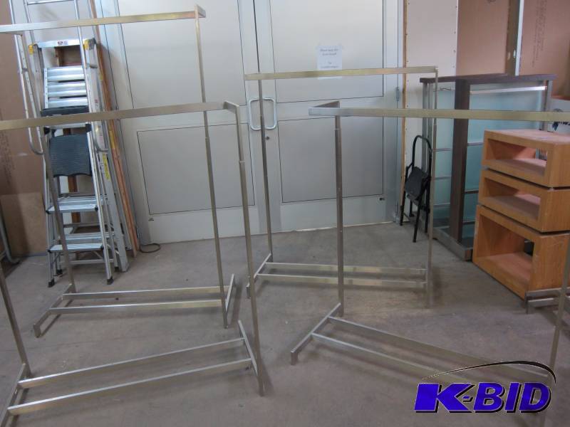 lot 32 image: Unique Adjustable Racks