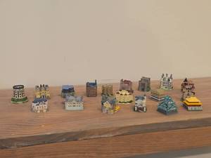 Thimble Collection - Lenox Great Castles of the World 18-piece