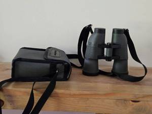 Brookstone Binoculars with Case 8x40