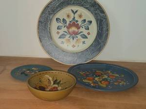 Lot of (4) (3) Rosemaling Platest Bowls  (1) Decorative Floral Wall Plate