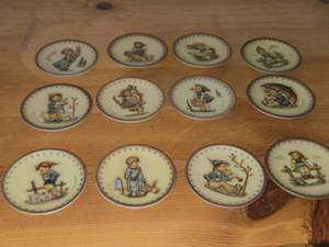 Lot of (12) Goebel M.I. Hummel Annual Collectible Plates