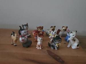 Lot of (13) Porcelain Figurines - Cats (x11), Pig and Horse