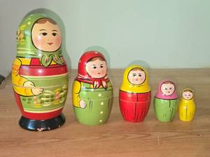 Russian Nesting Dolls Set of 5