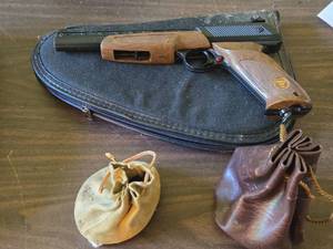 Daisy Power Line 1200 BB Hand Gun with (2) Leather BB Pouches