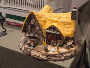 Goegel Olszewski Walt Disneys Snow White and the Seven Dwarfs with Cottage