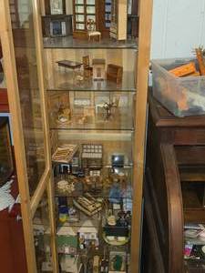Lot of (1 Cabinet) Dollhouse Miniatures