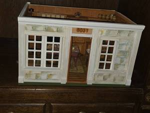 Dollhouse Miniature House