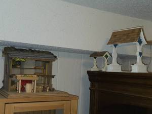 Lot of (3) Dollhouse Miniatures - Pickle Stand (x1) and Garden Arbors (x2)