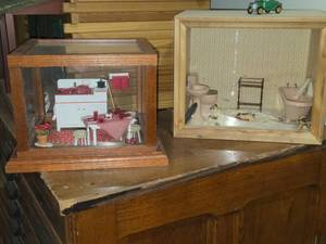 Lot of (2) Miniature Displays - Bathroom, Kitchen