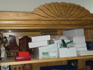 Lot of (1 Shelf) Dollhouse Miniatures