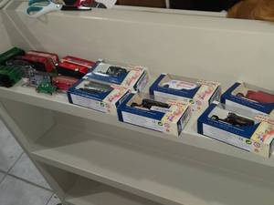(11) Diecast Collectible Scale Model Cars  (2) Scale Model Train Cars