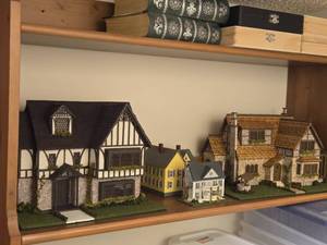 Lot of (4) Dollhouse Miniature Houses