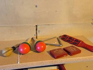 Lot of (7) Musical Instruments - Triangle, Maracas (x3), Jingle Stick, Master Keys (x2)