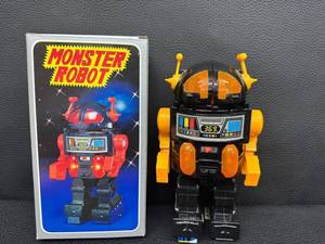 Vintage Toy Robot Monster Robot Battery-Operated With Box