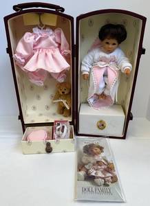 Baby & Me Lee Middleton Doll Set New in Carrying Case
