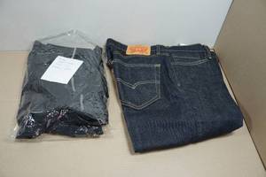 Mens 34x32 Jeans and Nike Baselayer Set - Large TopMedium Pants