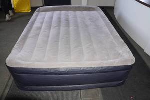 Intex Dura-Beam Plus Queen Size Air Mattress
