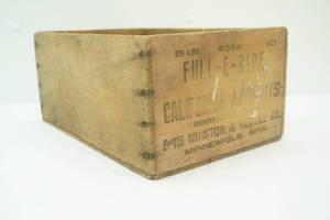 Vintage California Apricots Wooden crate 15.5x9.75x6.75