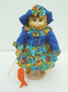 Vintage Betty Jane Carter Musical Porcelain Cat Doll. # 285500. Tiger Lily Cat Tales Series.