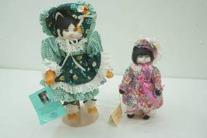 Vintage Betty Jane Carter Musical Porcelain Cat Dolls. 2ct