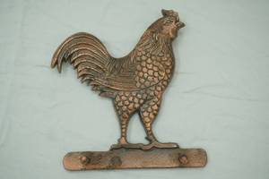 Cast Iron Wall Rooster 7 tall with 2 hooks. bronze tone