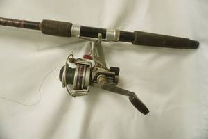 Vintage Daiwa 2600C Spinning Reel and Pole