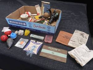 ANTIQUEVINTAGE FISHING LOT