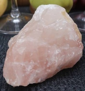 ROSE QUARTZ STONE PLUS RANDOMMISC DECOR LOT