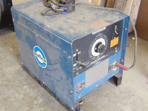 OLDER MODEL MILLER STICK WELDER