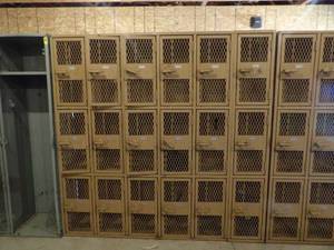 BROWN 15 DOOR STORAGE LOCKER