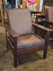 Vintage Mission Oak and Leather Morris Chair with Adjustable Reclining Back Rest