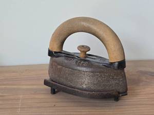 Vintage Dubuque Cast Iron Iron with Cast Iron Trivet