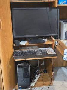 Desktop Computer - Dell Tower, Monitor, Keyboard, Mouse, Mouse Pad, PowerComputer Cables