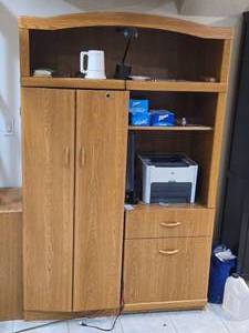 Hutch Desk with Retractable Pull-out Desk