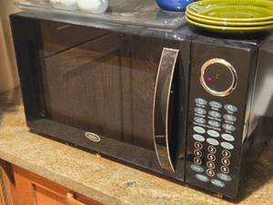 Oster Household Microwave Oven