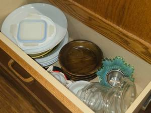 Lot of (1 Drawer) Plates and Bowls (assorted)