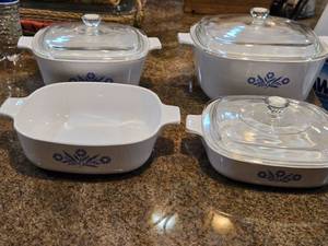 (4) Cornflower Blue Corning Ware Baking Dishes  (3) Lids
