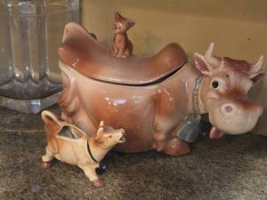 Creamer and Cookie Jar - Cow theme