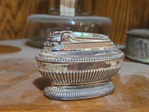 Vintage Silverplated Ronson Queen Ann Table Lighter