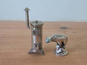 803 Silver Miniature Stove (93.3gm)  830 Silver Polar Bear Shaker 29-grams  (Total 124-grams for both)