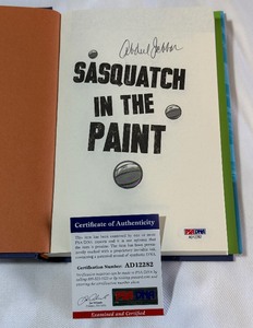 Kareem Abdul-Jabbar Autographed w PSA DNA COA Sasquatch In The Paint Basketball Book