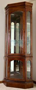 Lighted 3 Sided Glass Display Cabinet