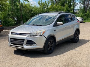 2015 FORD ESCAPE SE 4x4  103k Miles  No Accidents Reported (NO RESERVE)