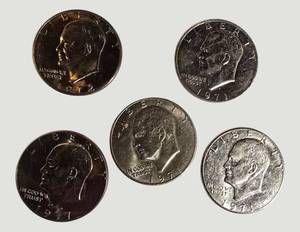 Vintage Eisenhower Dollar Coin Lot  5 U.S. Silver-Tone Dollar Coins (1971 & 1972)