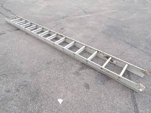 28 Aluminum Extension Ladder