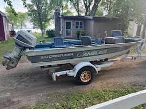 1986 Crestliner Boat with Suzuki 65 HP Motor and Trailer