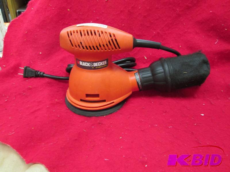 Black and Decker random sander...